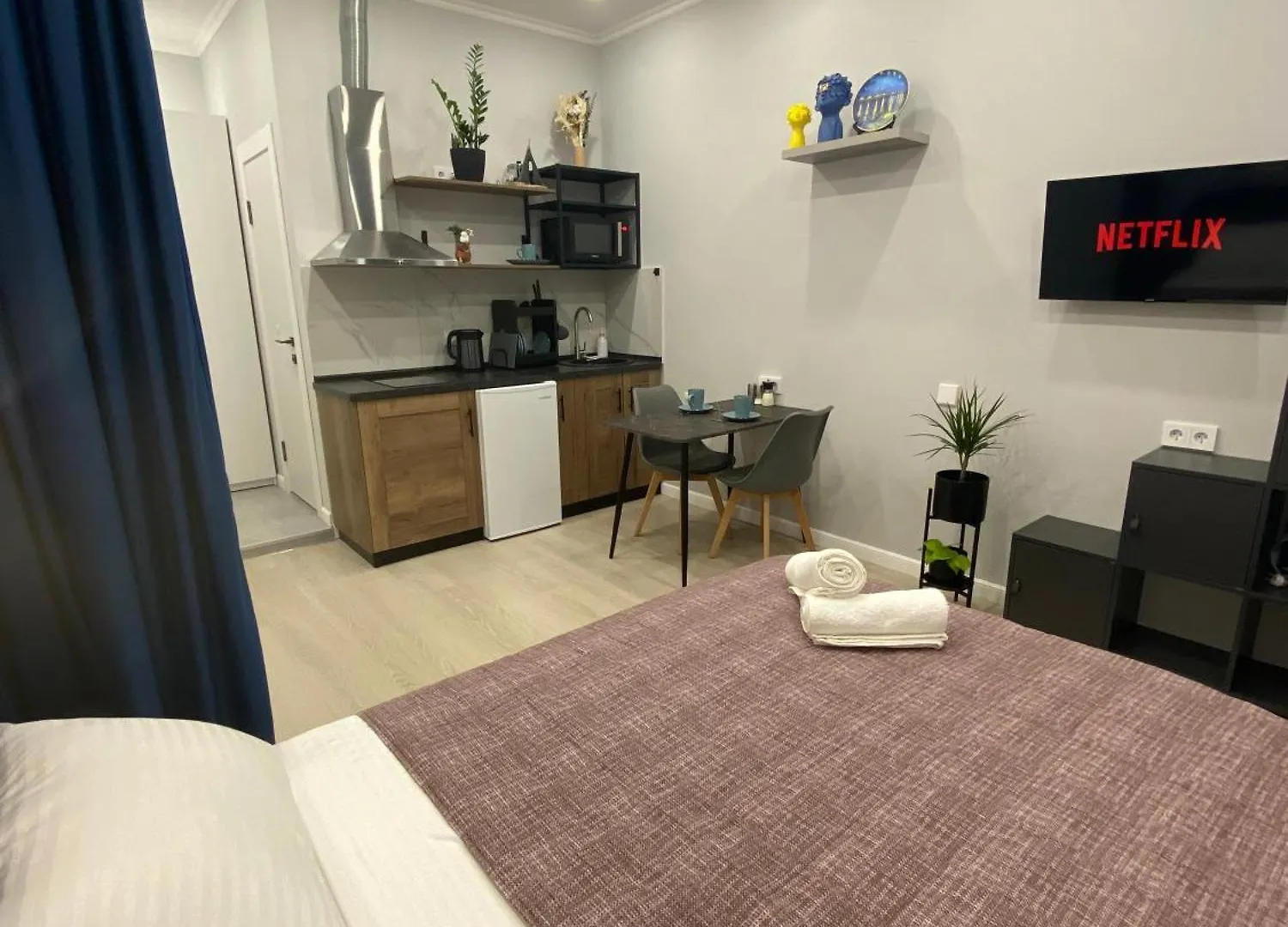 Contento Apartments Navy Blue الماتي كازاخستان